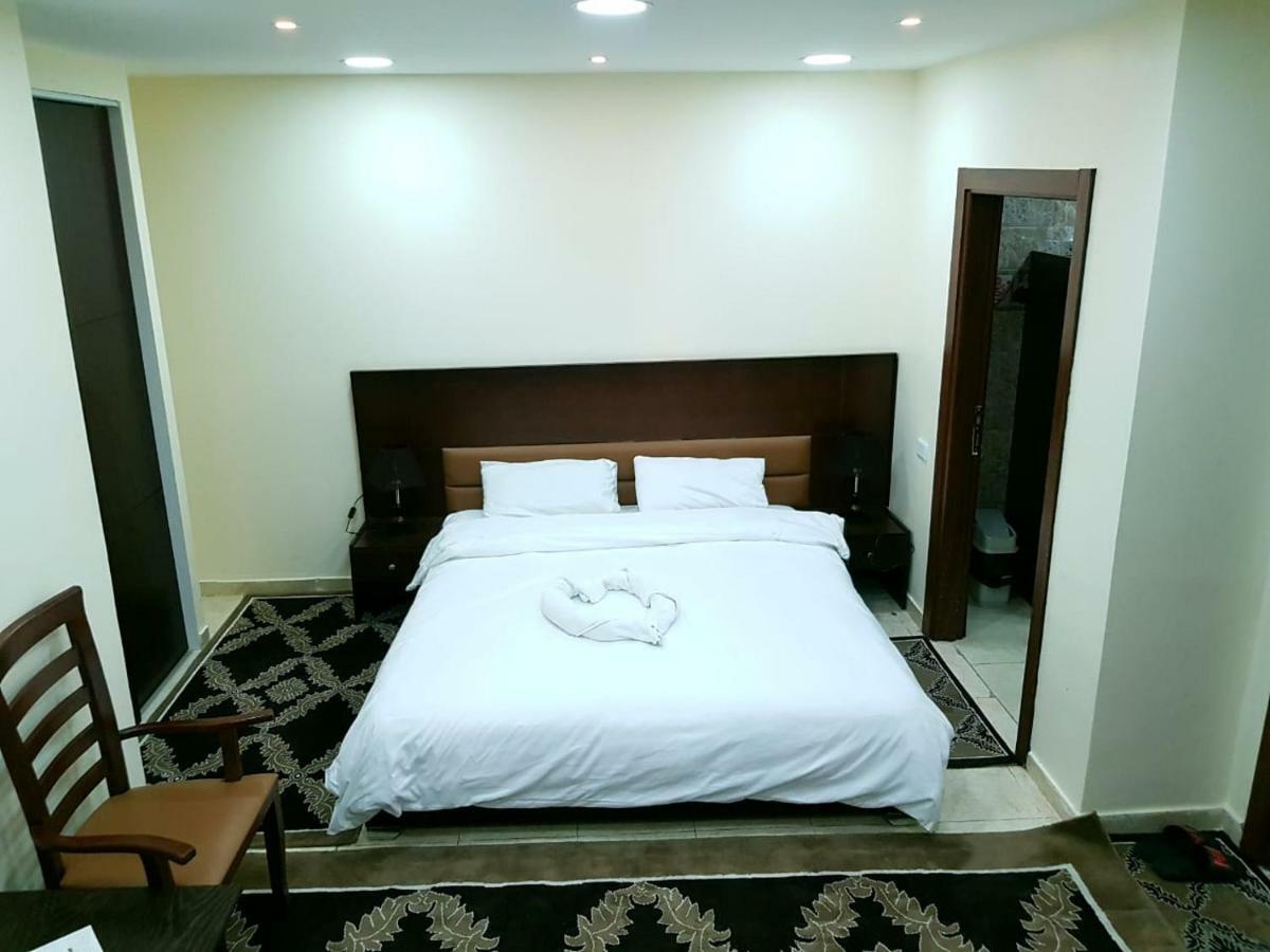 Robou Al Sharq Aparthotel Amman Bagian luar foto